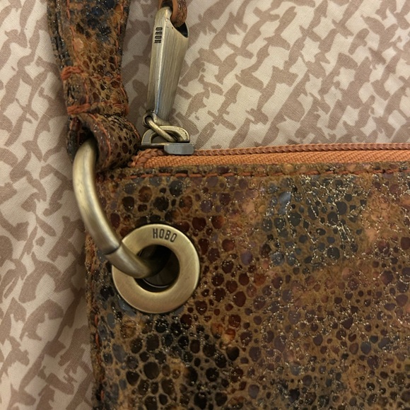 HOBO Leopard Print Clutch Wallet wristlet - Picture 3 of 7